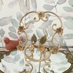 #14 Vtg Italian Tole Scroll Flower Toleware Florentine Metal Easel Display Stand